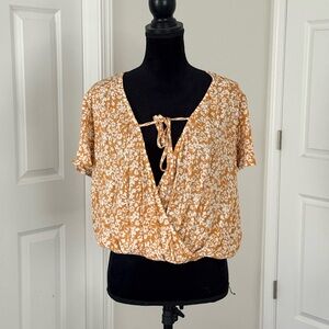 Chic Floral Blouse in Orange and White